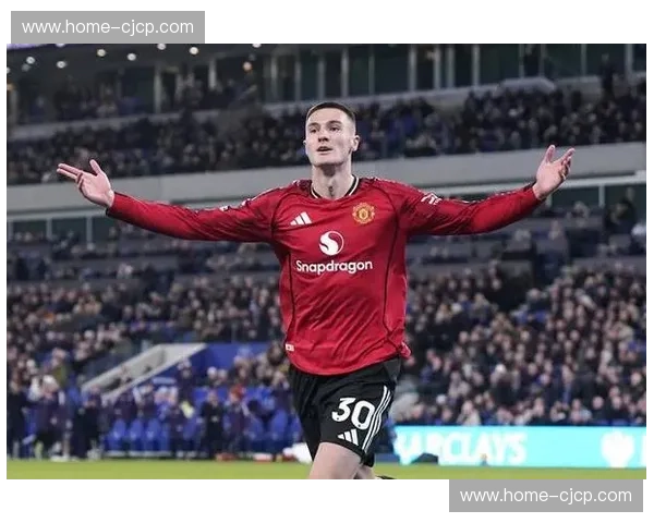 曼联逆转十人水晶宫升至第三 卡里克上任后七轮不败 曼联逆转十人水晶宫升至第三 卡里克上任后七轮不败